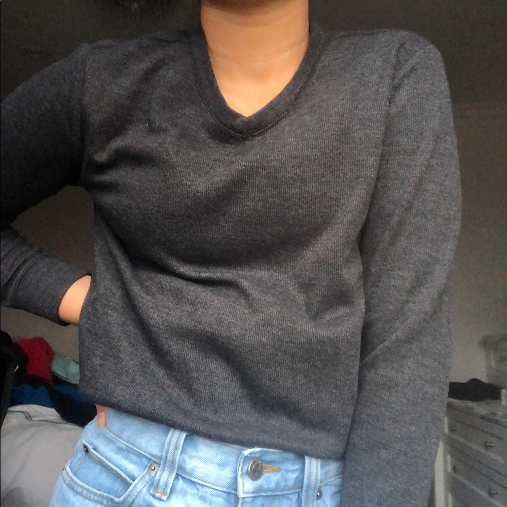gap grey long sleeve crewneck
